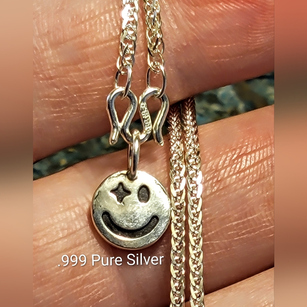 Stunning .999 Real Silver Pendant / CHARM - 15MM